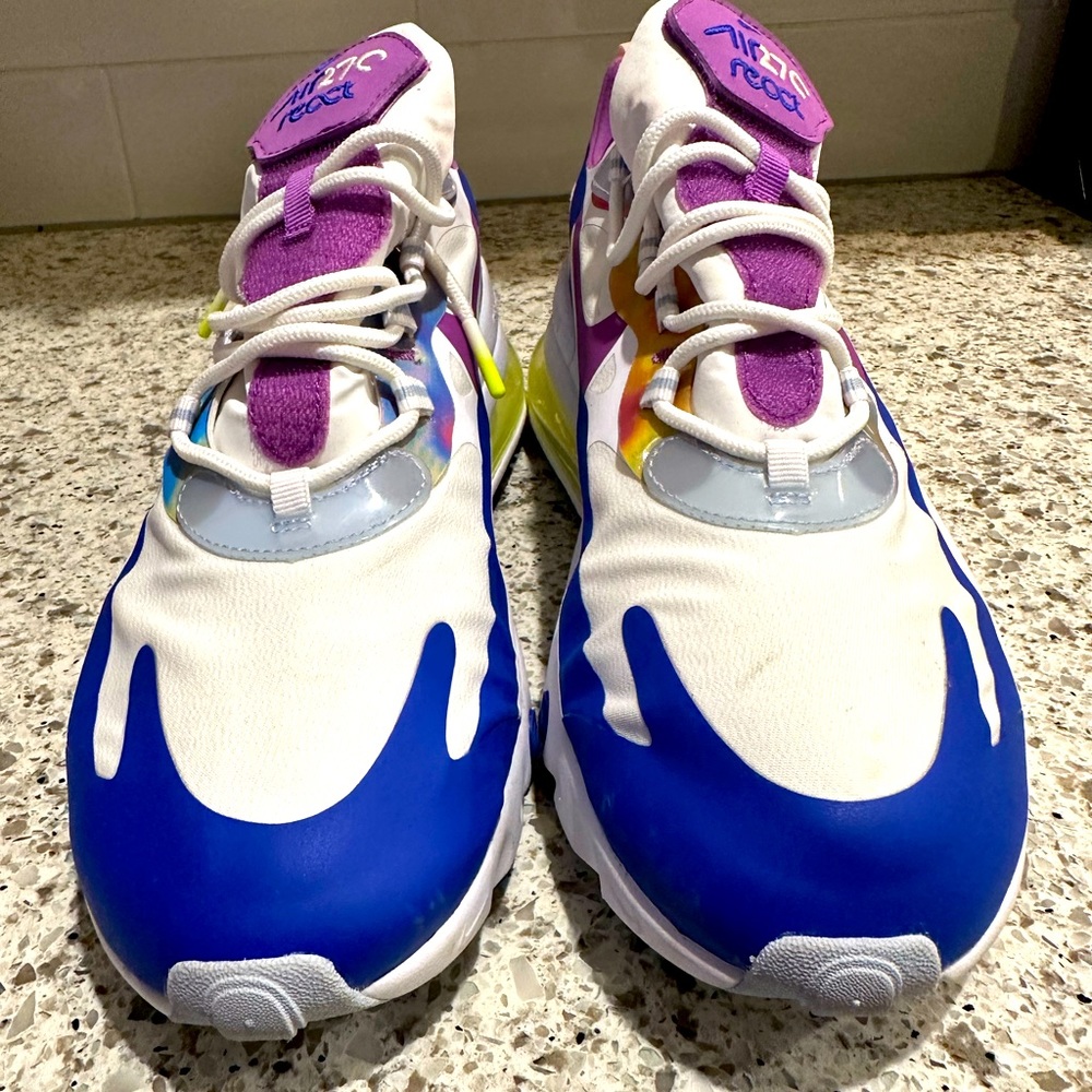 Easter Air 270 running shoes